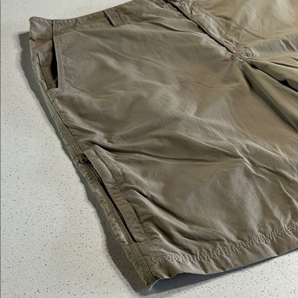 Mountain Hardwear Tan Flat Front Performance Shorts Size 38 - Picture 3 of 10